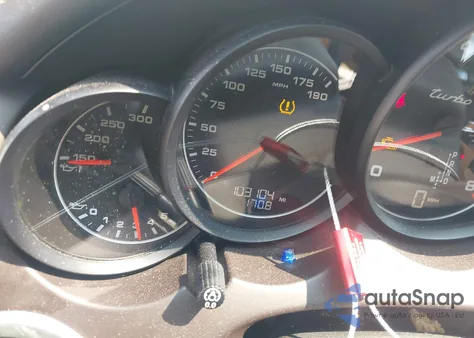 2011 Porsche Cayenne Turbo z USA, uszkodzony, nr VIN WP1AC2A28BLA83894